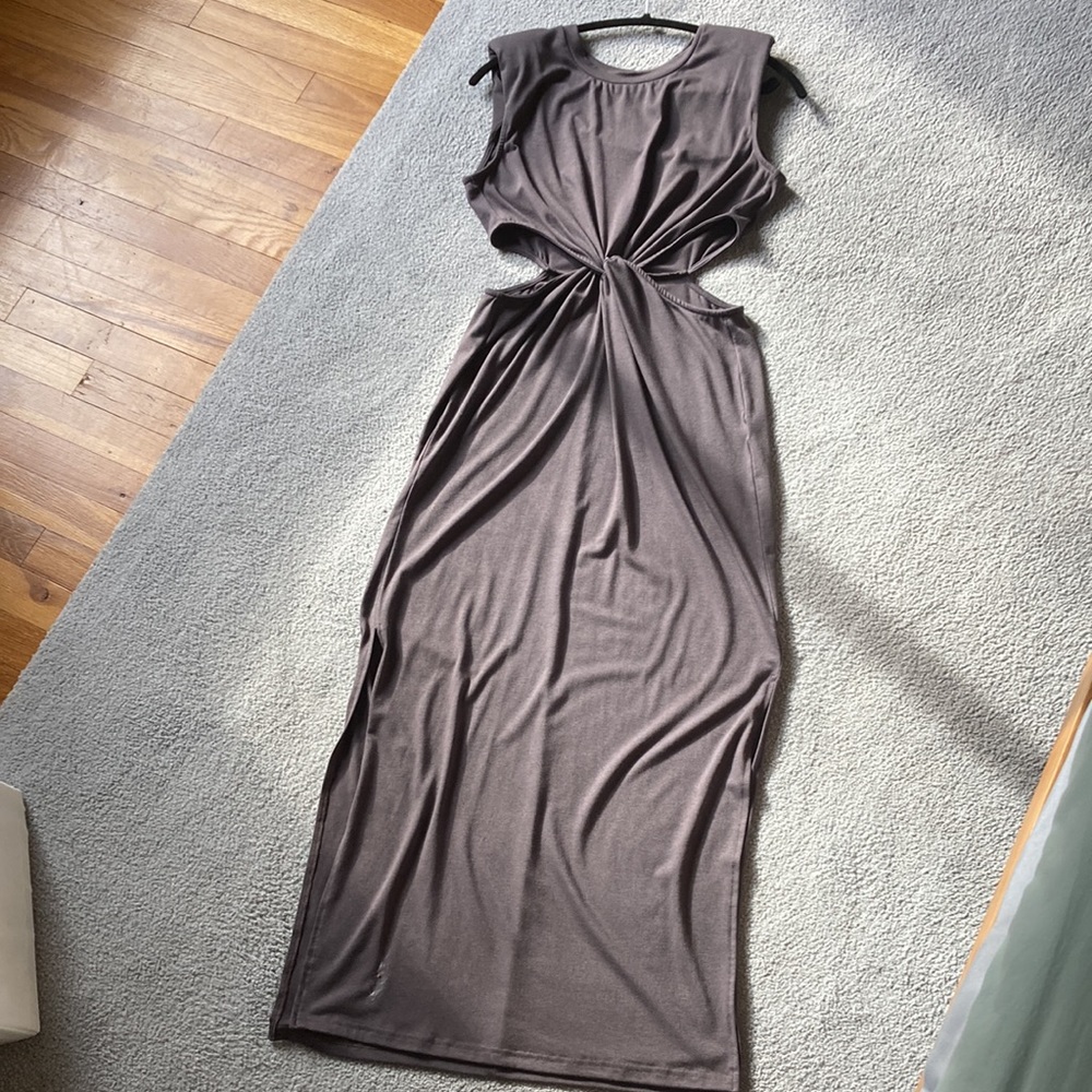 Waist Cutout maxi dress with Shoulder Pads